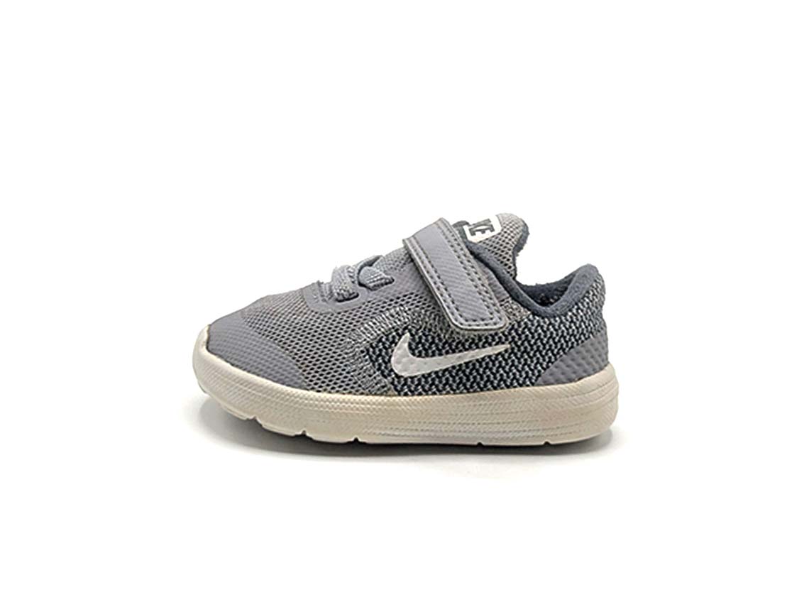 Nike Revolution 3