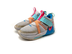 Nike LeBron Witness 7