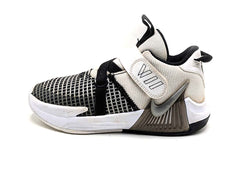 Nike LeBron Witness 7