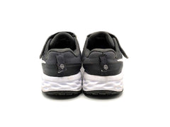 Nike Revolution 6
