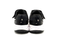 Nike Revolution 6