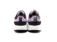 Nike Revolution 5