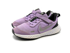 Nike Revolution 5