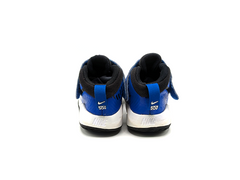 Nike Team Hustle D9