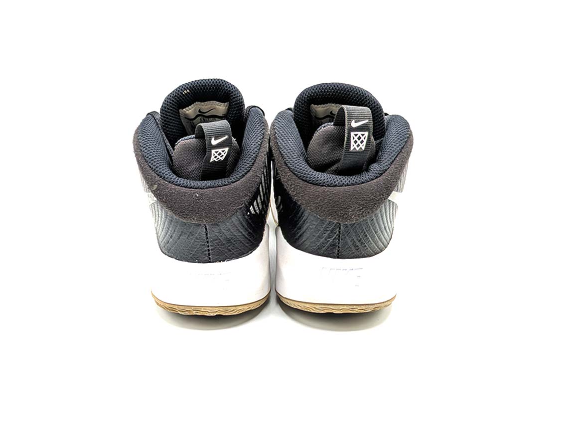 Nike Team Hustle D 9