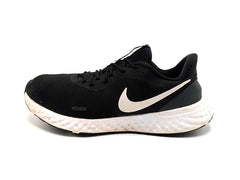 Nike Revolution 5