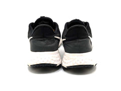 Nike Revolution 5