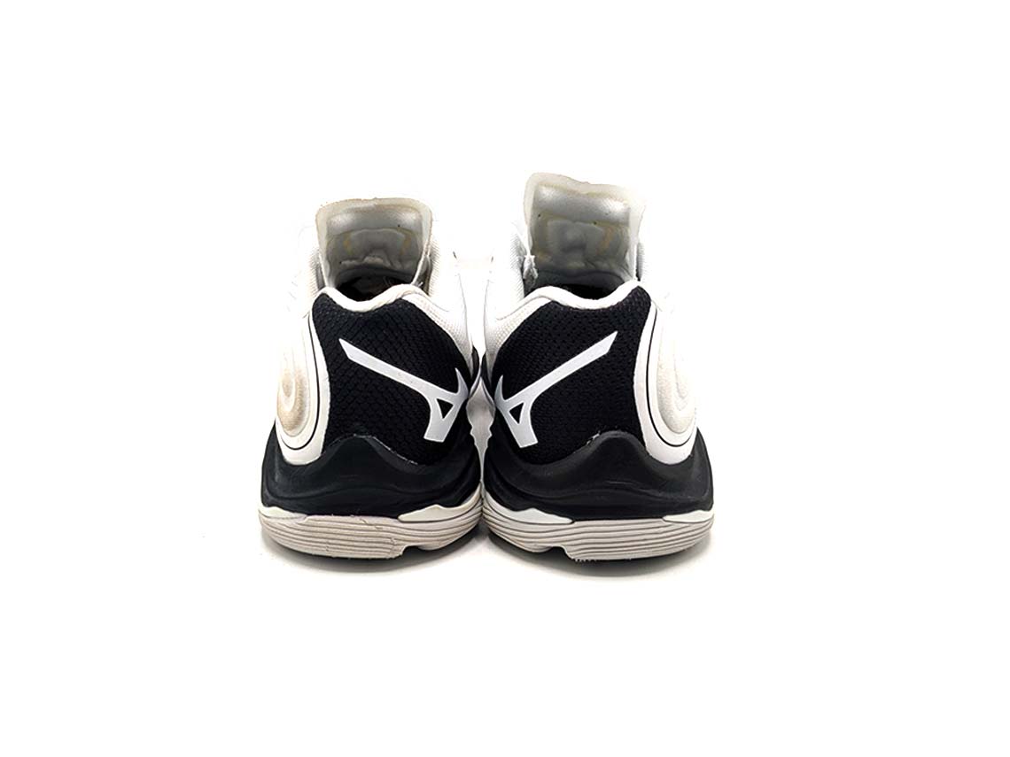 Mizuno Wave Lightning Z6
