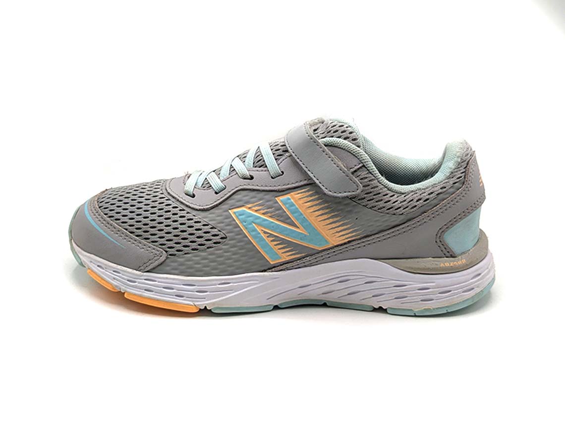 New Balance 680 V6