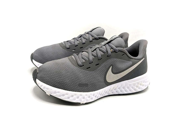 Nike Revolution 5