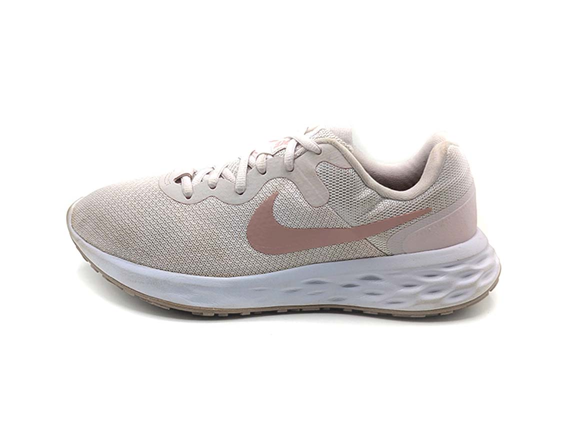 Nike Revolution 6