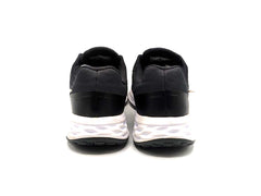 Nike Revolution 6