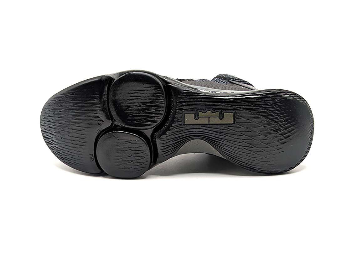 Nike LeBron Witness 4