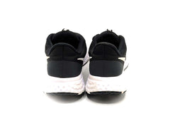 Nike Revolution 5
