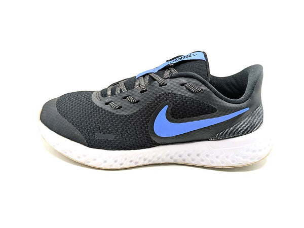 Nike Revolution 5