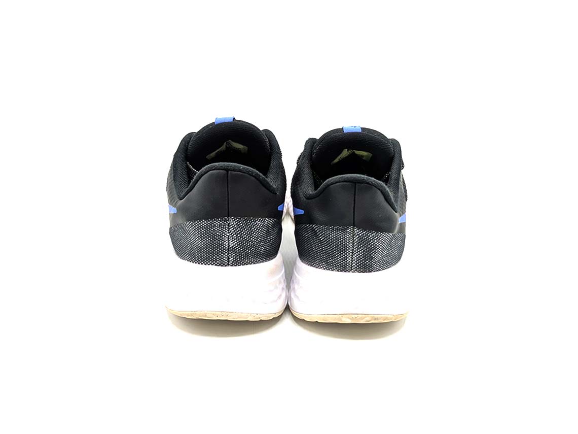 Nike Revolution 5