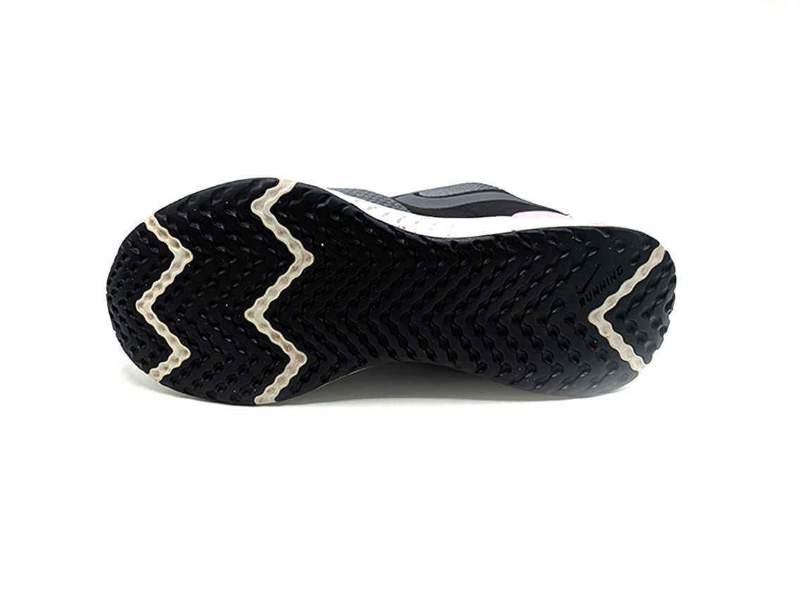Nike Revolution 5