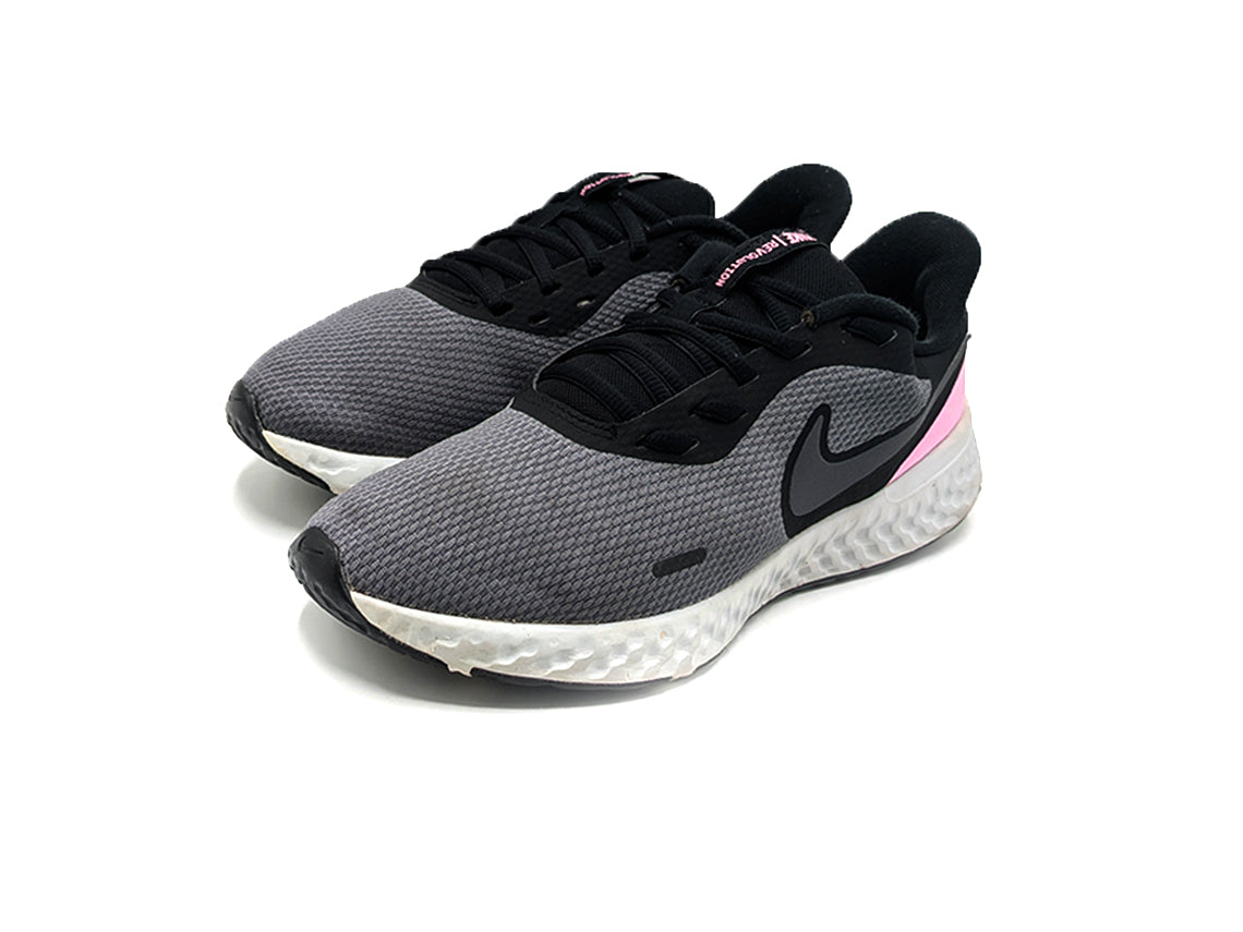 Nike Revolution 5