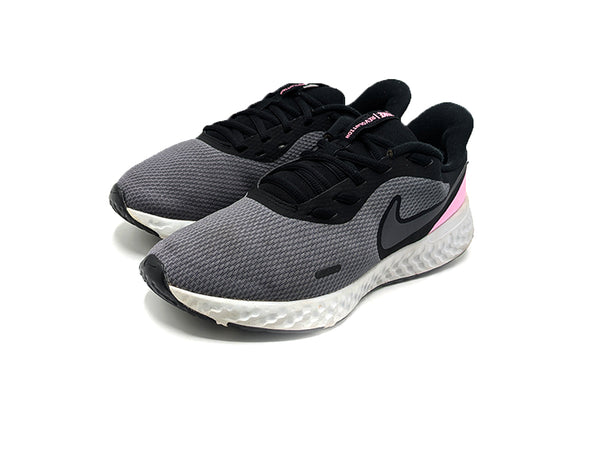 Nike Revolution 5