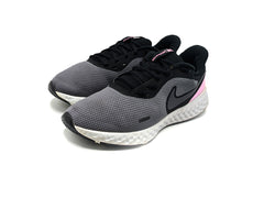 Nike Revolution 5