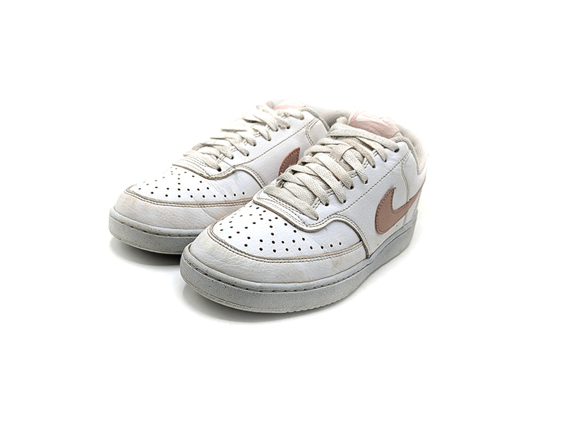Nike Court Borough Low Secondary image