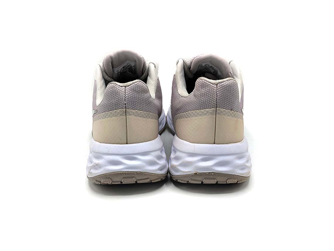 Nike Revolution 6