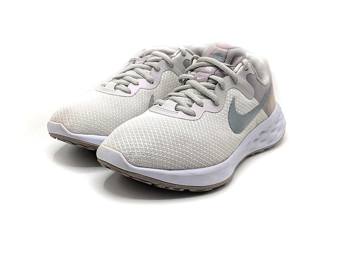 Nike Revolution 6