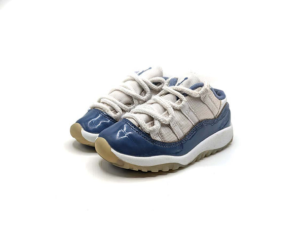 Jordan 11 Retro Low - Navy