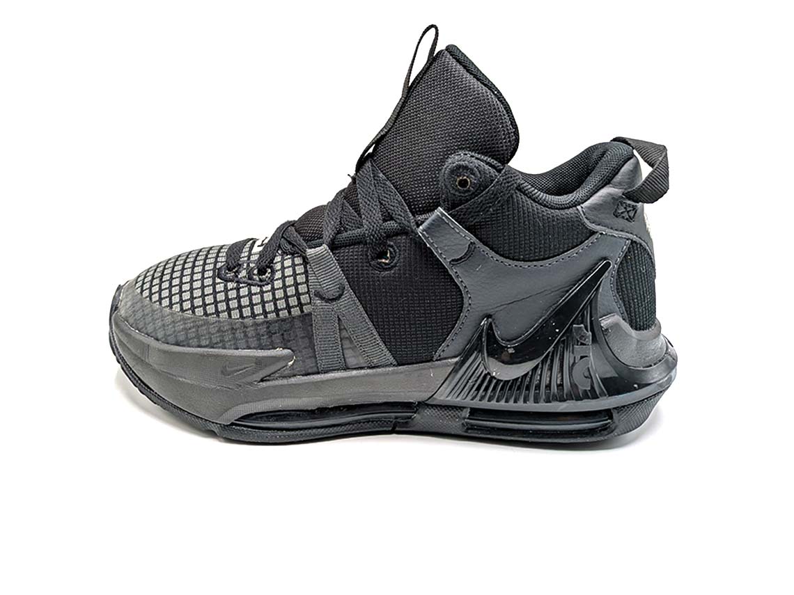 Nike LeBron Witness 7