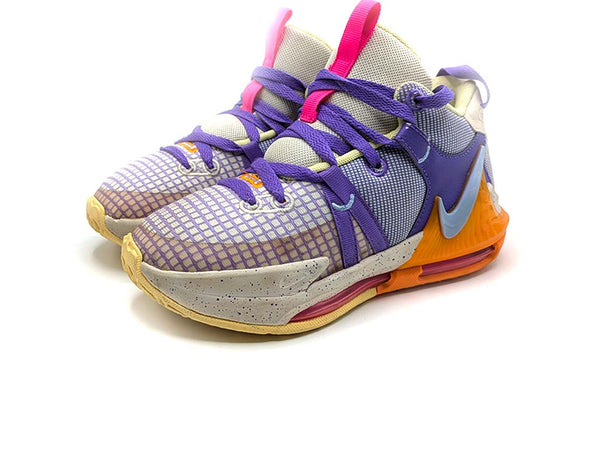 Nike LeBron Witness 7