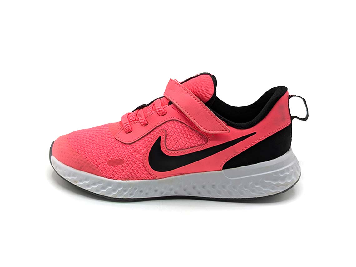Nike Revolution 5