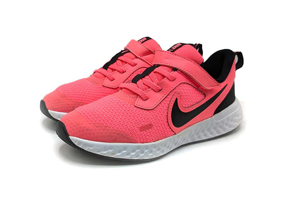 Nike Revolution 5