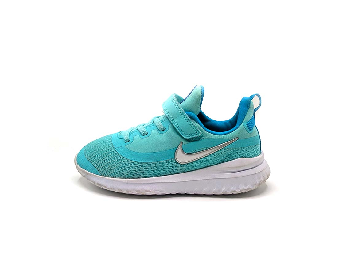 Nike Revolution 5